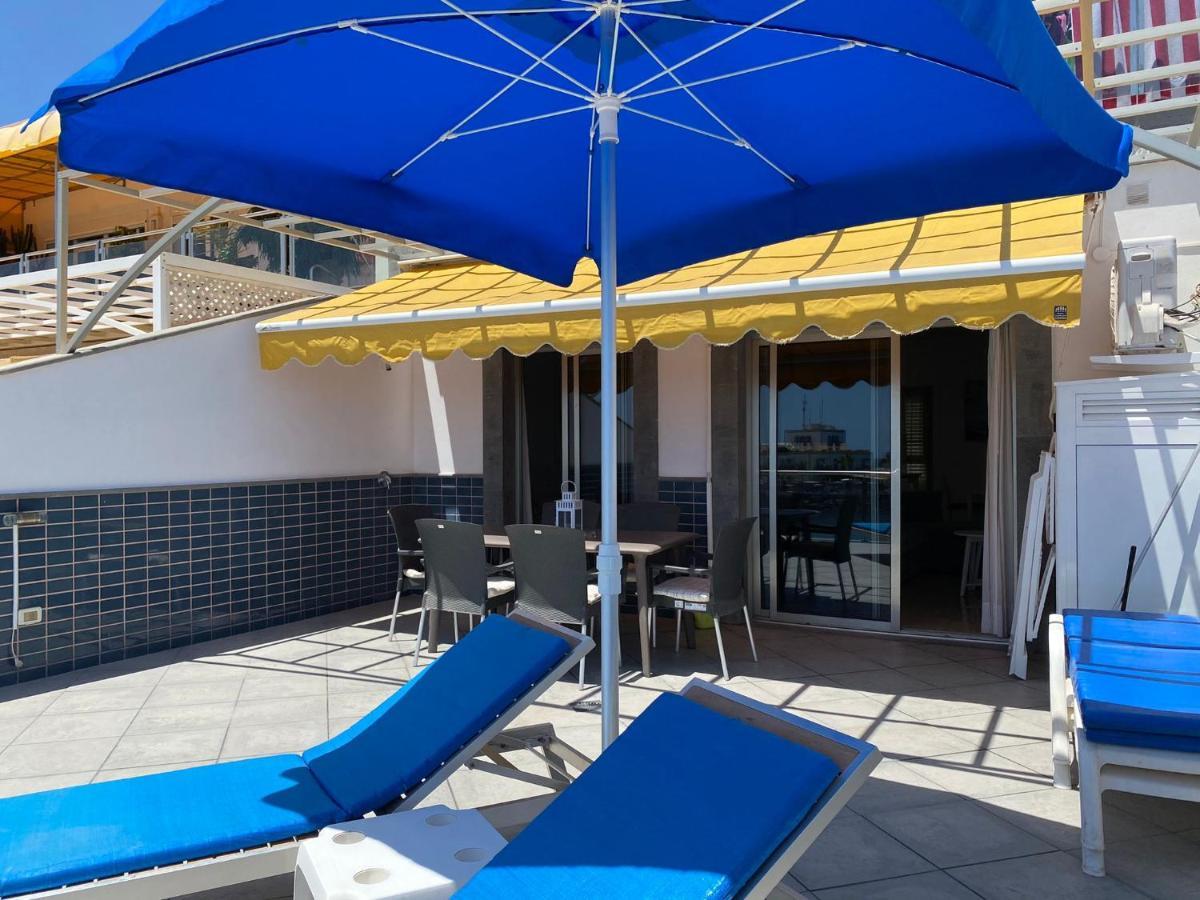 Billy'S Beachfront Apartment With Pool Access 푸에르토 데 모간 외부 사진