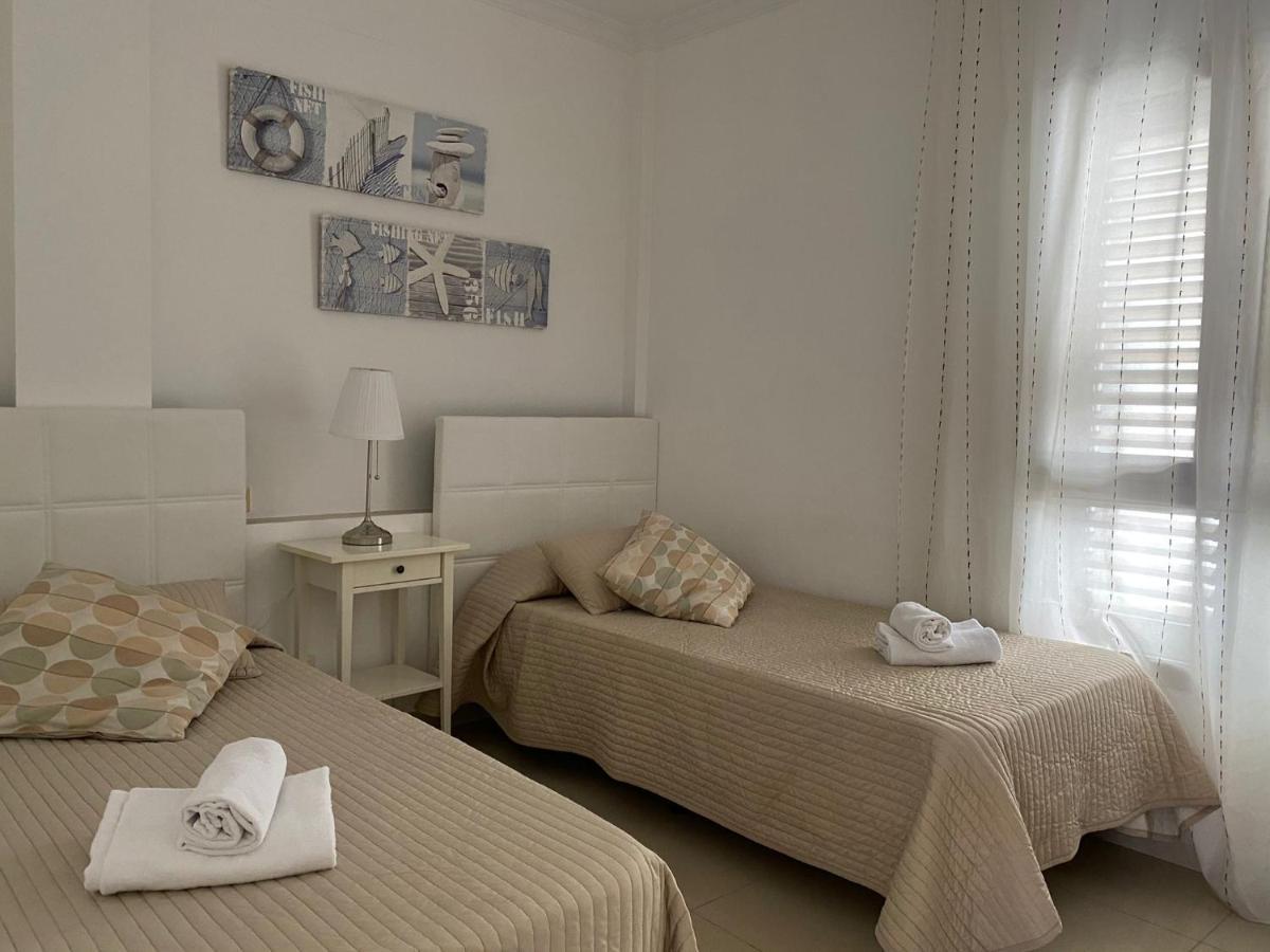 Billy'S Beachfront Apartment With Pool Access 푸에르토 데 모간 외부 사진