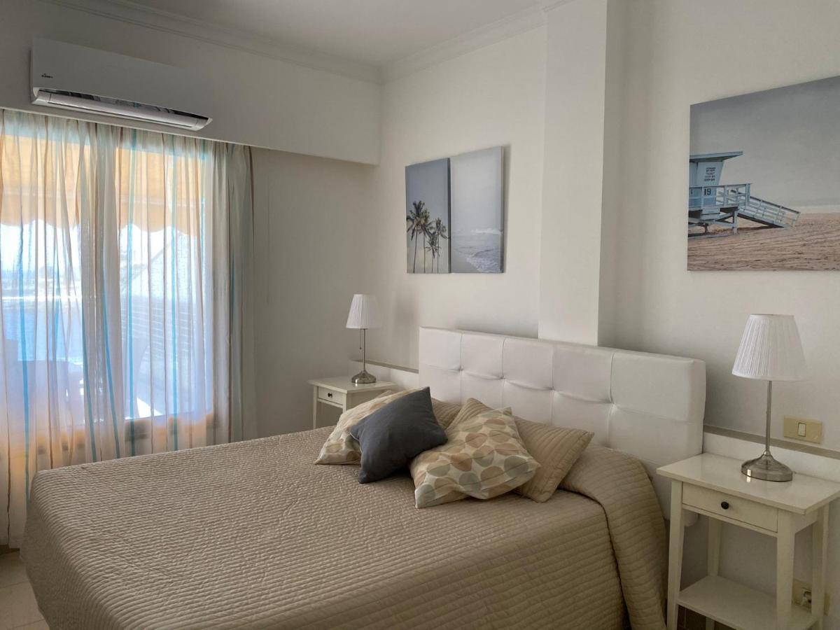 Billy'S Beachfront Apartment With Pool Access 푸에르토 데 모간 외부 사진
