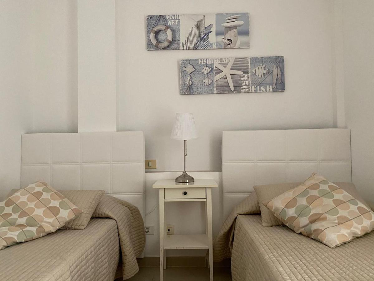 Billy'S Beachfront Apartment With Pool Access 푸에르토 데 모간 외부 사진